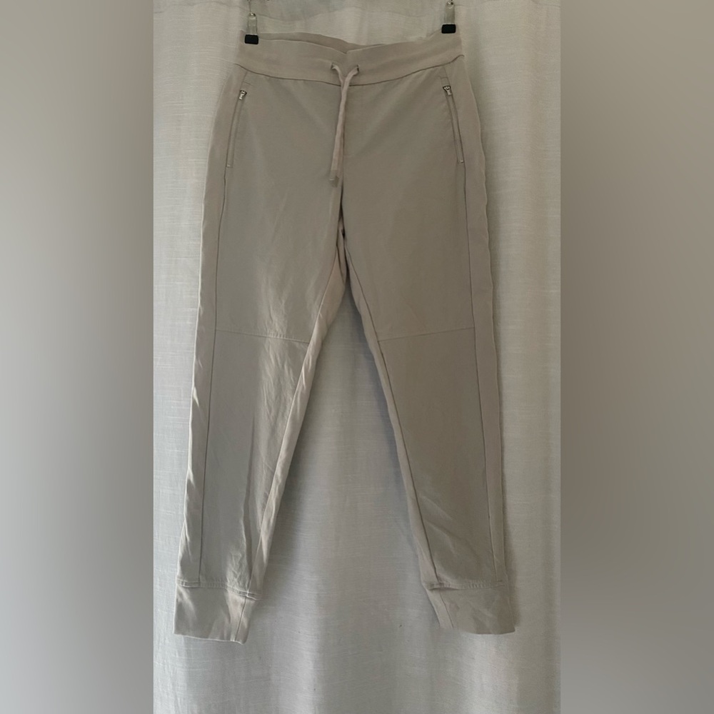 ATHLETA Size 10 Headlands Hybrid Trek Mid Rise Jogger Birch Grey - Picture 2 of 13